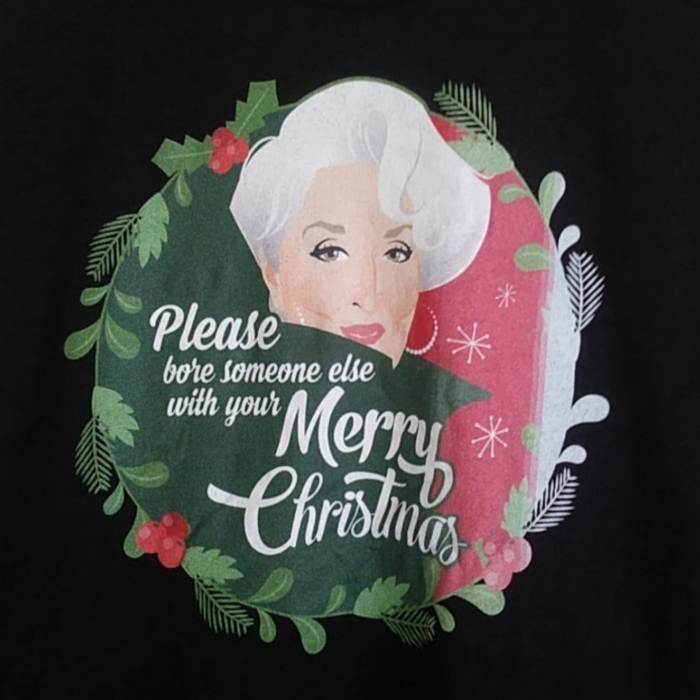 Bella Canvas The Devil Wears Prada Black Red Green Wreath Christmas tshirt Large